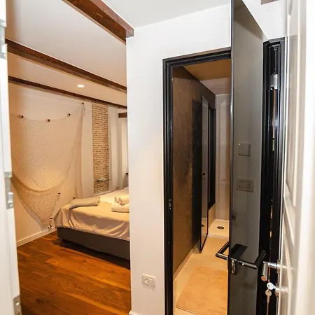 Anfora Deluxe Apartament *